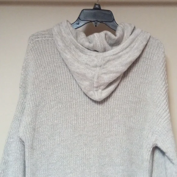 Sweater - Picture 2 of 2